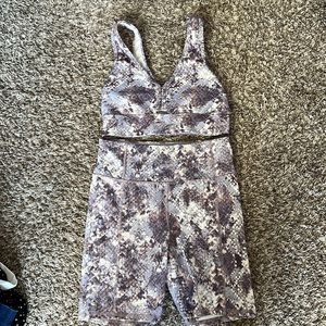 NWOT Jessica Simpson Purple Snake Skin Workout Set